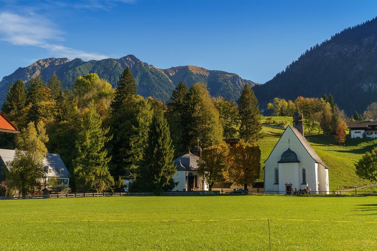 Fuß-Wallfahrt zu den Loretto-Kapellen in Oberstdorf